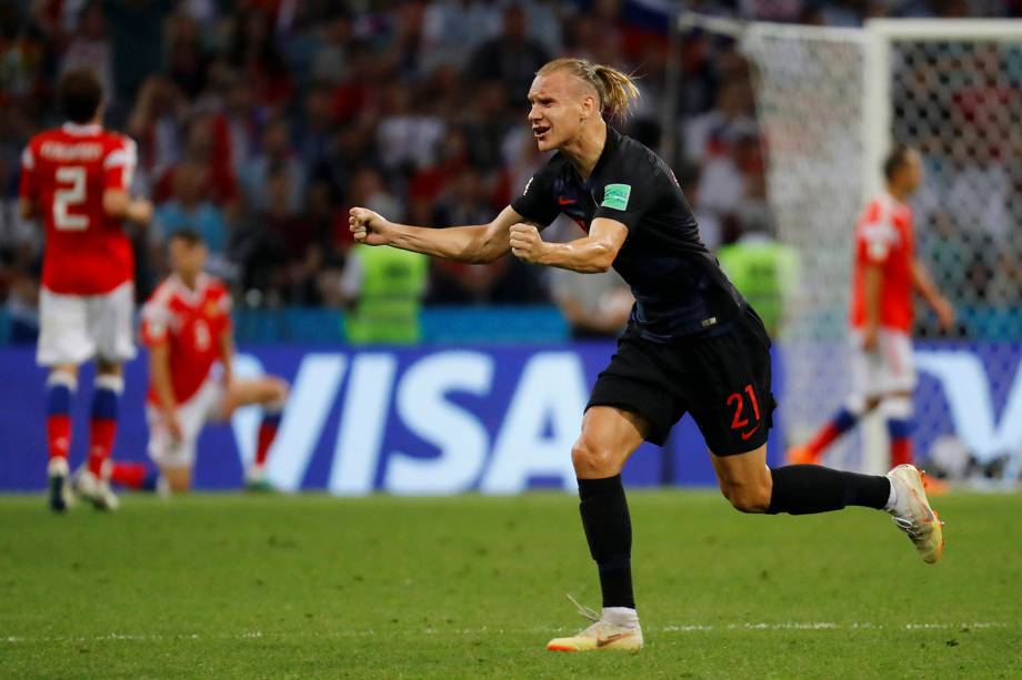 O croata, Domagoj Vida, comemora o primeiro gol marcado contra a Rússia, no estádio Fisht - 07/07/2018