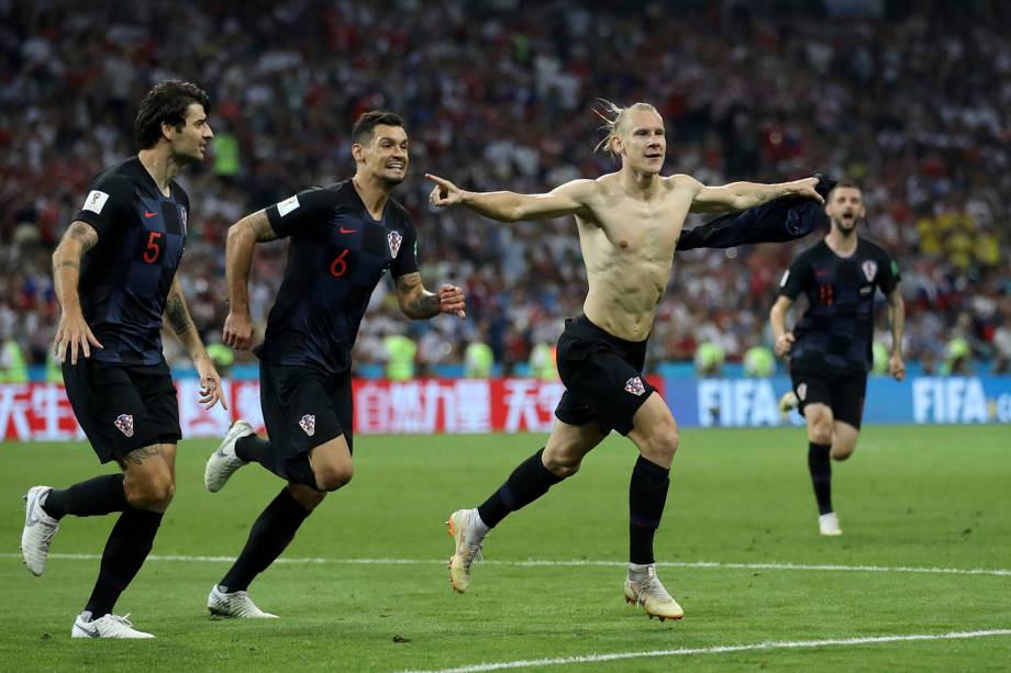 Domagoj Vida comemora o gol marcado de cabeça na partida de quartas de final contra a Rússia - 07/07/2018