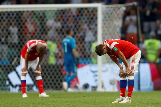 Jogadores russos reagem antes da cobrança de pênaltis - 07/07/2018