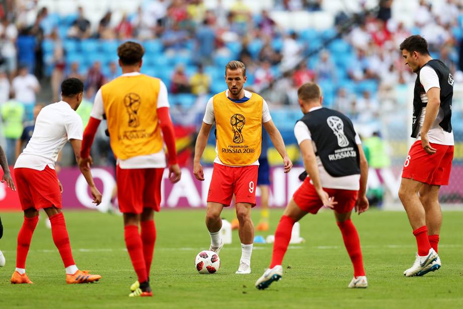 Jogadores ingleses realizam aquecimento na Arena Samara, antes de partida contra a Suécia, válida pelas quartas de final da Copa do Mundo - 07/07/2018