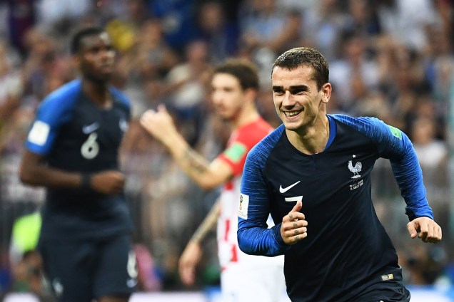 Antoine Griezmann marca o segundo gol da França, durante a final da Copa do Mundo da Rússia - 15/07/2018