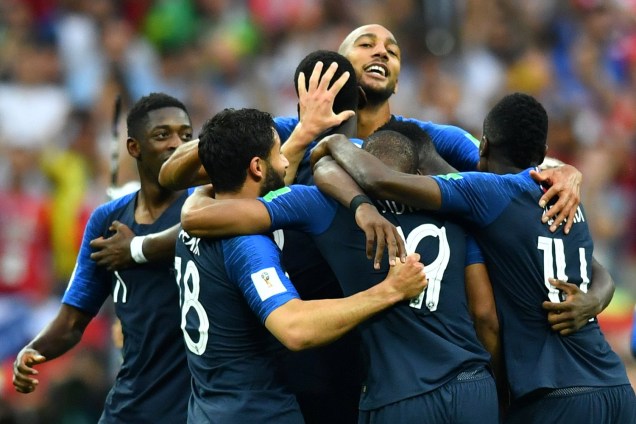 Jogadores franceses comemoram vitória na final da Copa do Mundo 2018 no Estádio Lujniki - 15/07/2018