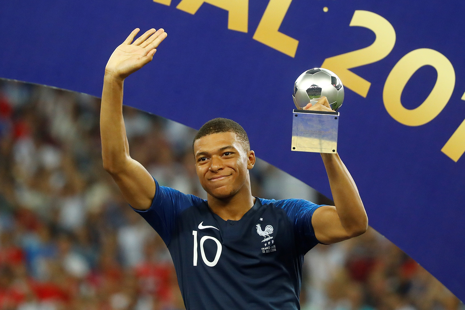 Mbappe Aos 19 Anos E Eleito A Revelacao Da Copa Da Russia Veja