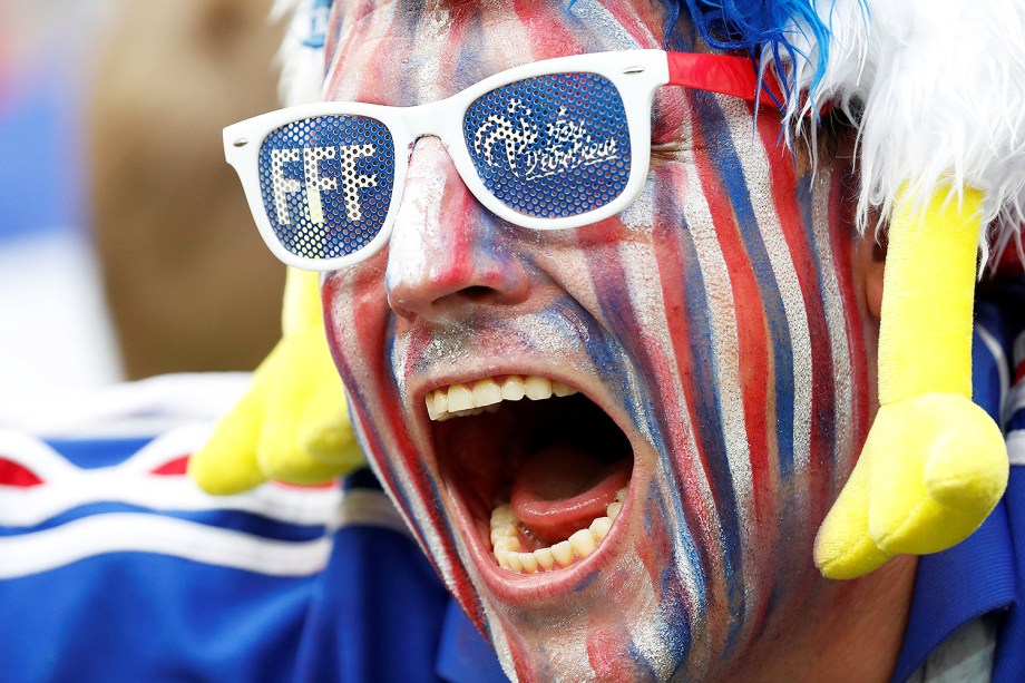 Torcida francesa comparece ao Estádio Lujniki, em Moscou, para a final da Copa do Mundo contra a Croácia - 15/07/2018