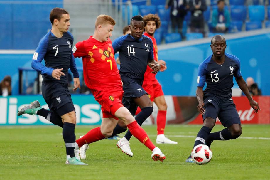 Kevin De Bruyne da Bélgica durante jogada em partida contra a França no Estádio São Petersburgo - 10/07/2018