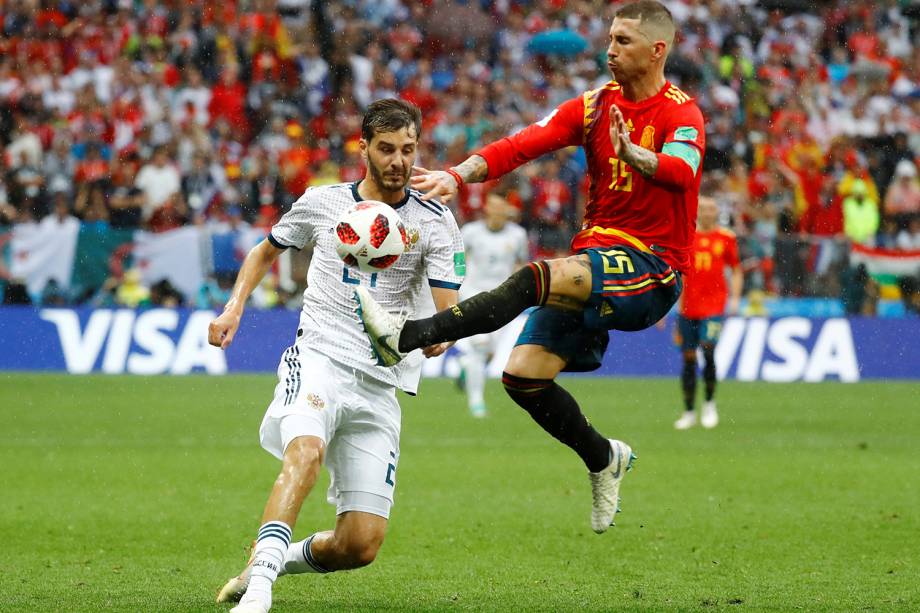 Sergio Ramos da Espanha durante jogada em partida contra a Rússia no Estádio Lujniki - 01/07/2018