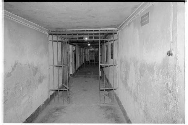 Interior do campo de Auschwitz, na Polônia - 1988