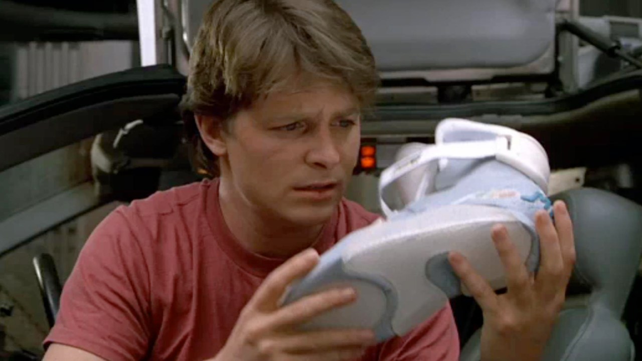 Michael J. Fox com o tênis Nike Mag no filme 'De Volta Para O Futuro II'