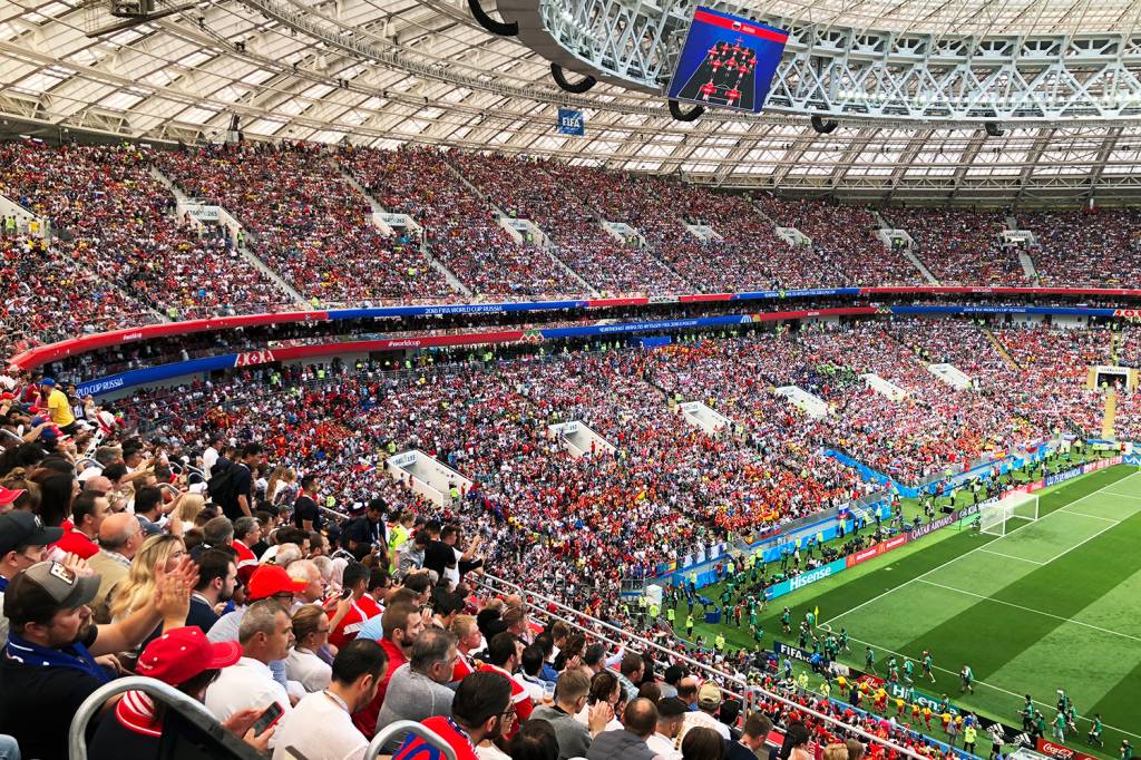 A torcida russa gritou, gritou… e conseguiu ‘vencer’ com a seleção