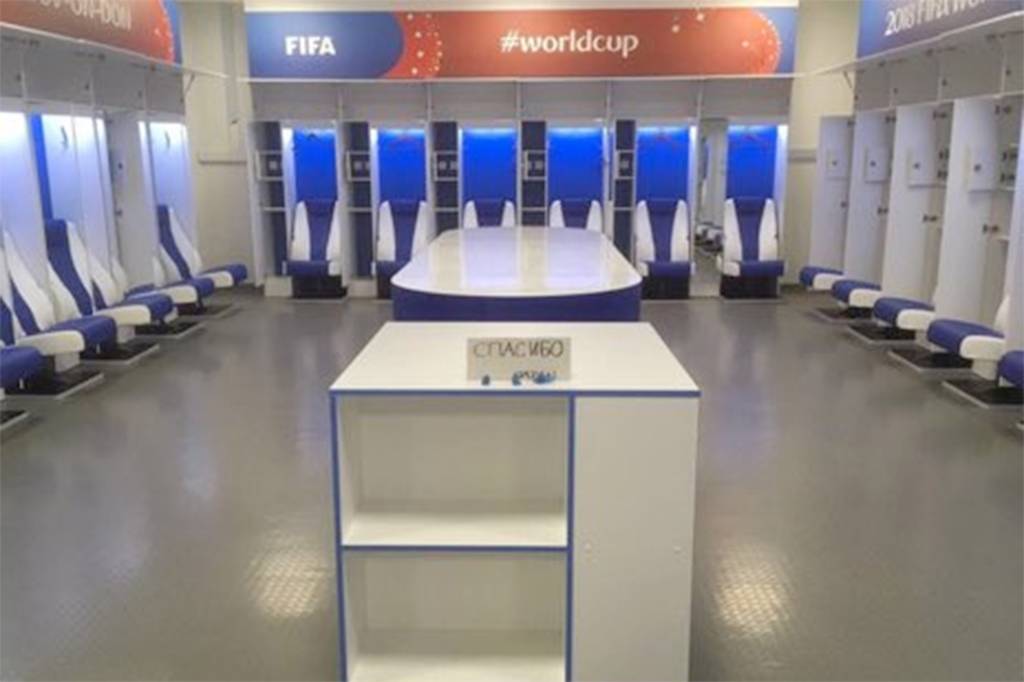 Japoneses limpam vestiário e deixam recado: ‘Obrigado’