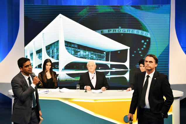 Os candidatos Cabo Daciolo (Podemos) e Jair Bolsonaro (PSL), durante debate presidencial realizado pela RedeTV! - 17/08/2018