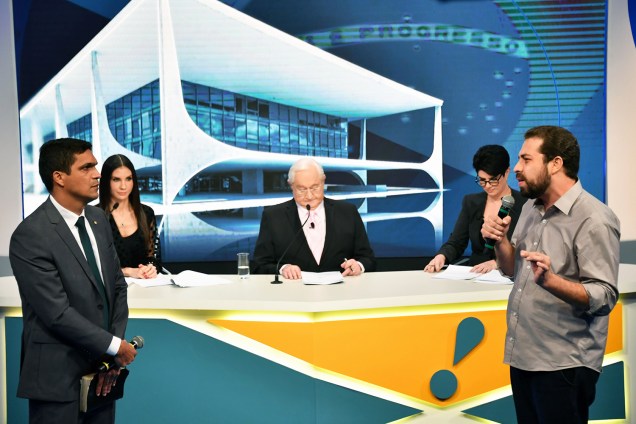 Os candidatos Cabo Daciolo (Patriota) e Guilherme Boulos (PSOL), durante debate presidencial realizado pela RedeTV! - 17/08/2018