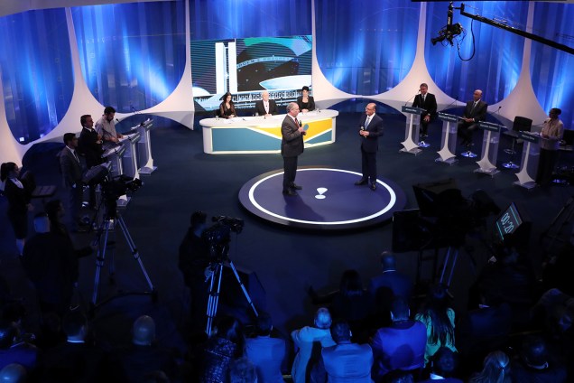 Os candidatos Ciro Gomes (PDT) e Geraldo Alckmin (PSDB) durante debate presidencial realizado pela RedeTV! - 17/08/2018
