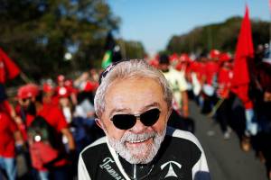 Militantes marcham até Brasília pela liberdade de Lula