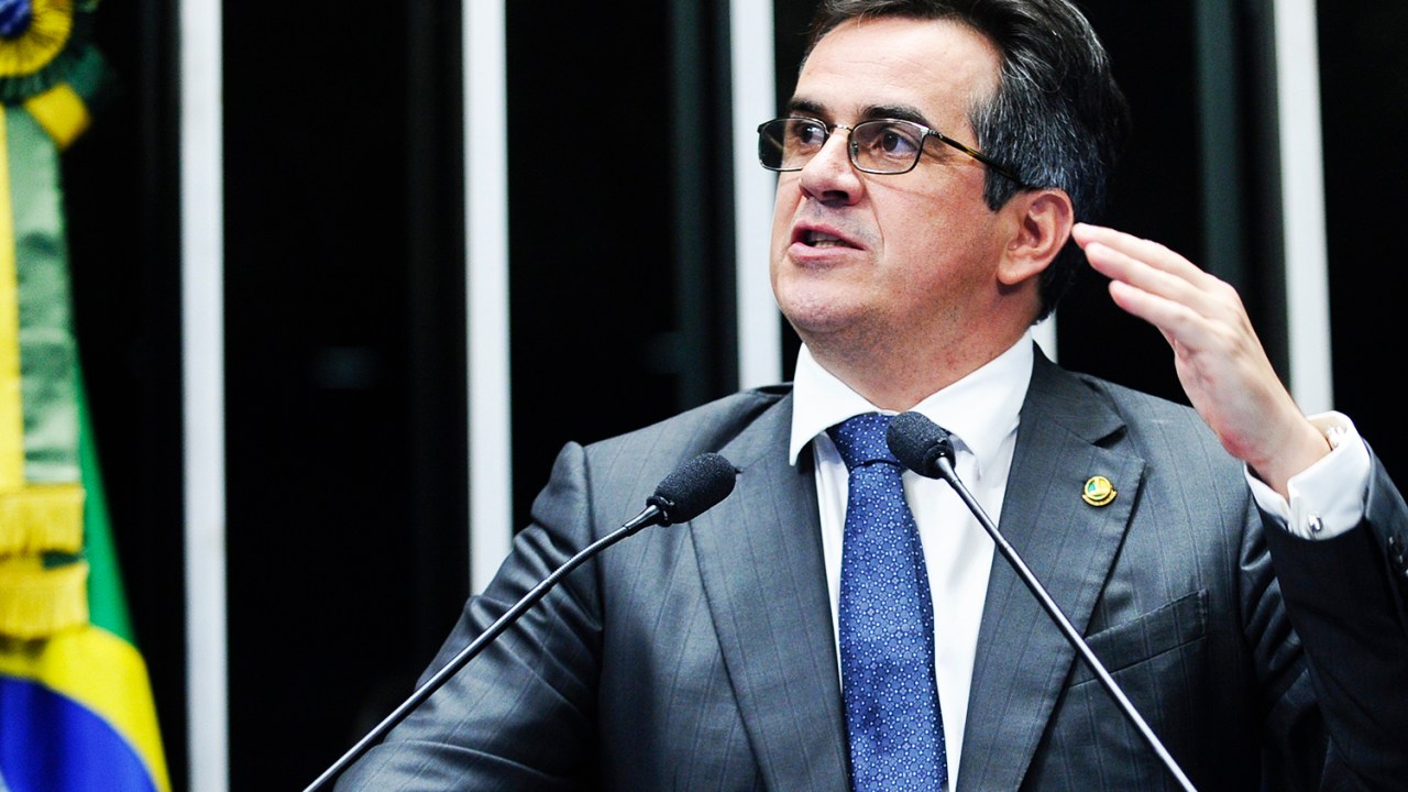 O senador Ciro Nogueira (PP-PI), discursa no plenário do Senado Federal - 29/04/2015
