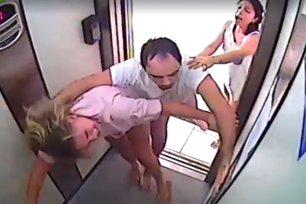 Câmera de segurança do elevador gravou agressão do cantor Francisco Luciano dos Santos contra a ex-mulher, Anna Augusta Jatobá