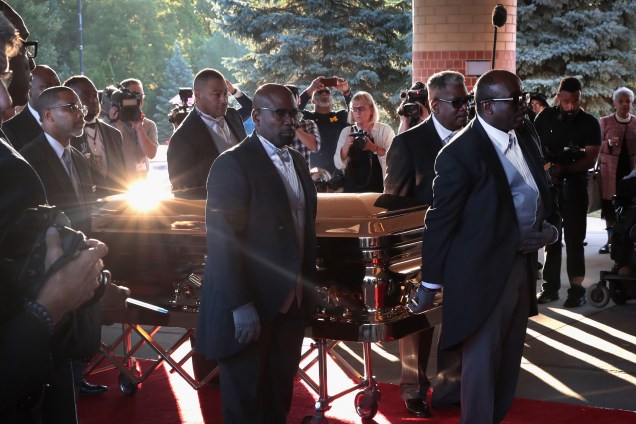 Corpo de Aretha Franklin chega para seu funeral no Templo da Graça Maior em Detroit, Michigan - 31/08/2018