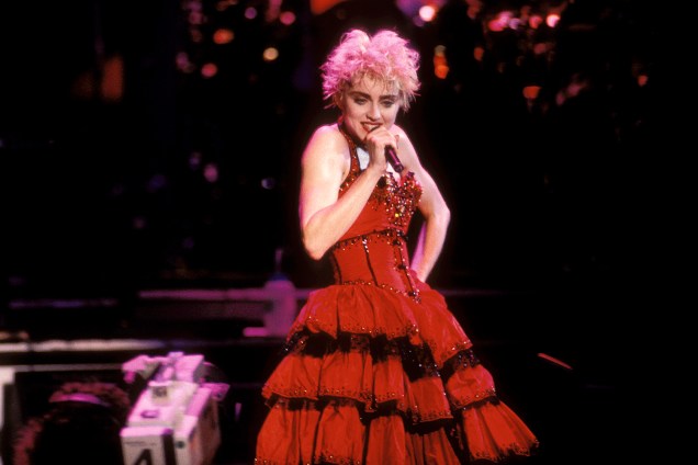 Madonna realiza apresentação no Madison Square Garden, em Nova York - 27/02/2002