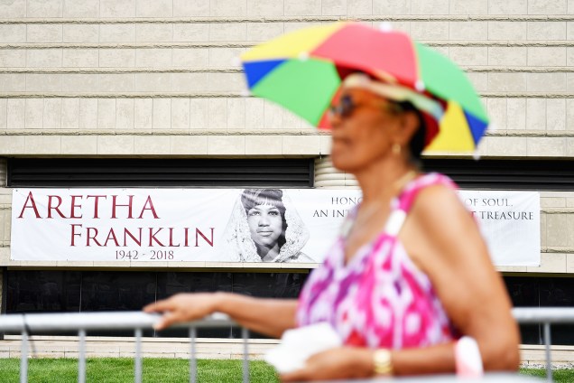Fãs da cantora Aretha Franklin participam de velório, no Museu Charles H. Wright de História Afro-Americana  em Detroit, Michigan - 29/08/2018