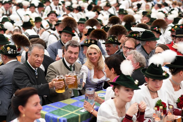 Markus Söder, governador da Baviera, participa de edição de Gebirgstrachten-Erhaltungsverein Murnau (tradicional festa alpina), em Murnau, na Alemanha - 08/07/2018
