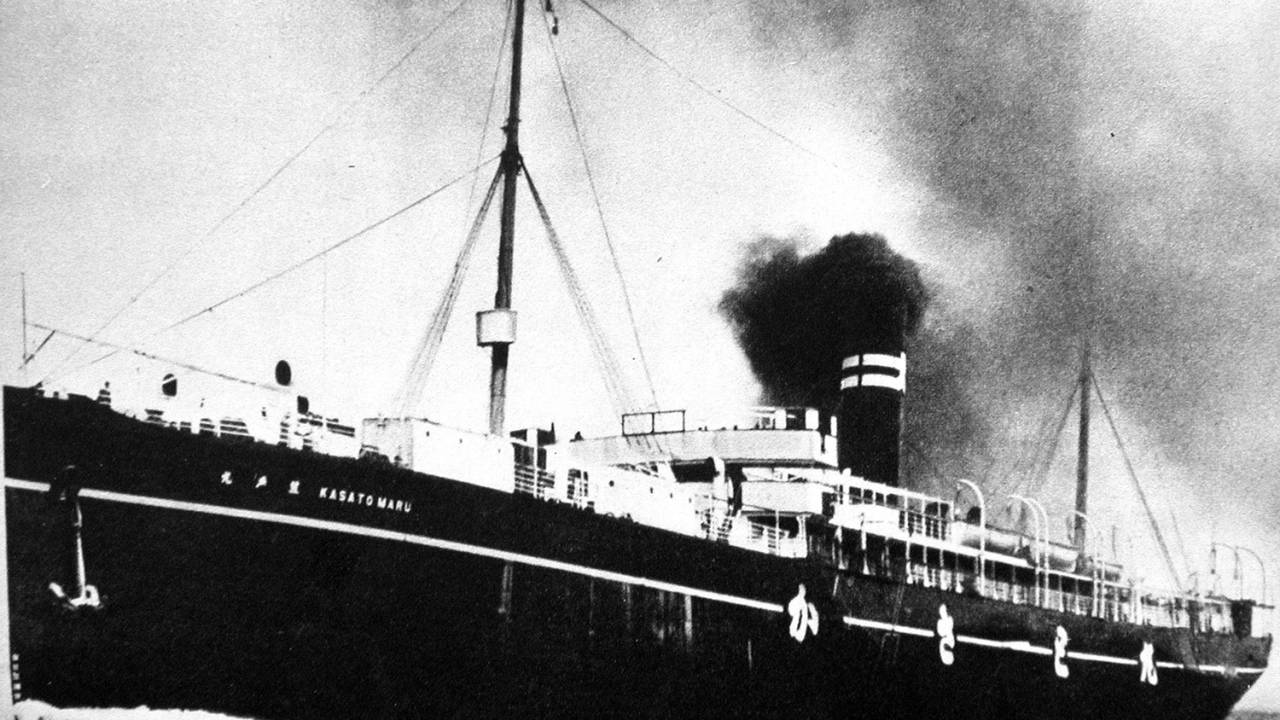 Navio Kasato Maru, que trouxe os primeiros imigrantes japoneses para o Brasil - 1908