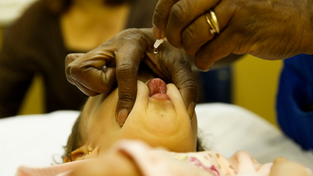 vacinação contra polio