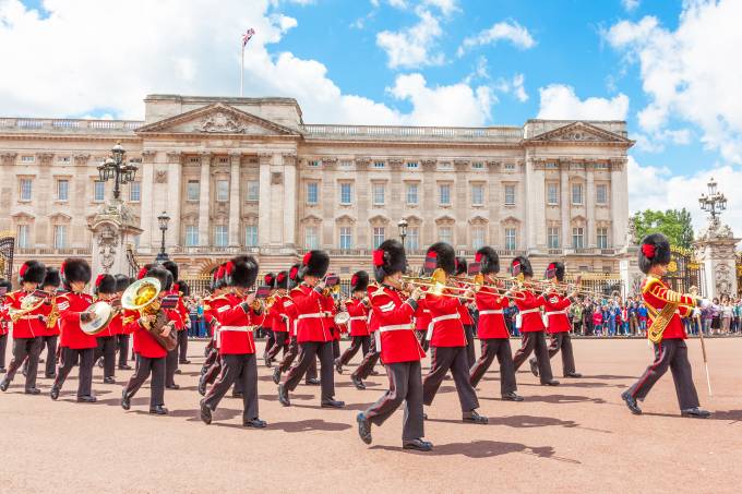 Troca de guarda em frente ao Palácio de Buckingham