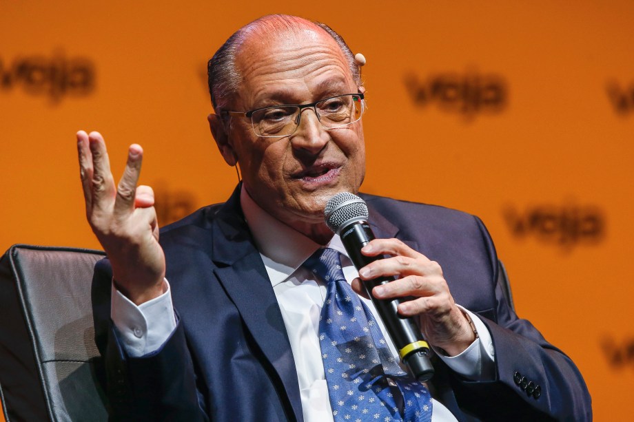 Alckmin intensificou o tom na pregação pelo voto útil para evitar um segundo turno entre os candidatos Jair Bolsonaro (PSL) e Fernando Haddad (PT), que lideram as pesquisas de intenção de voto ao Palácio do Planalto