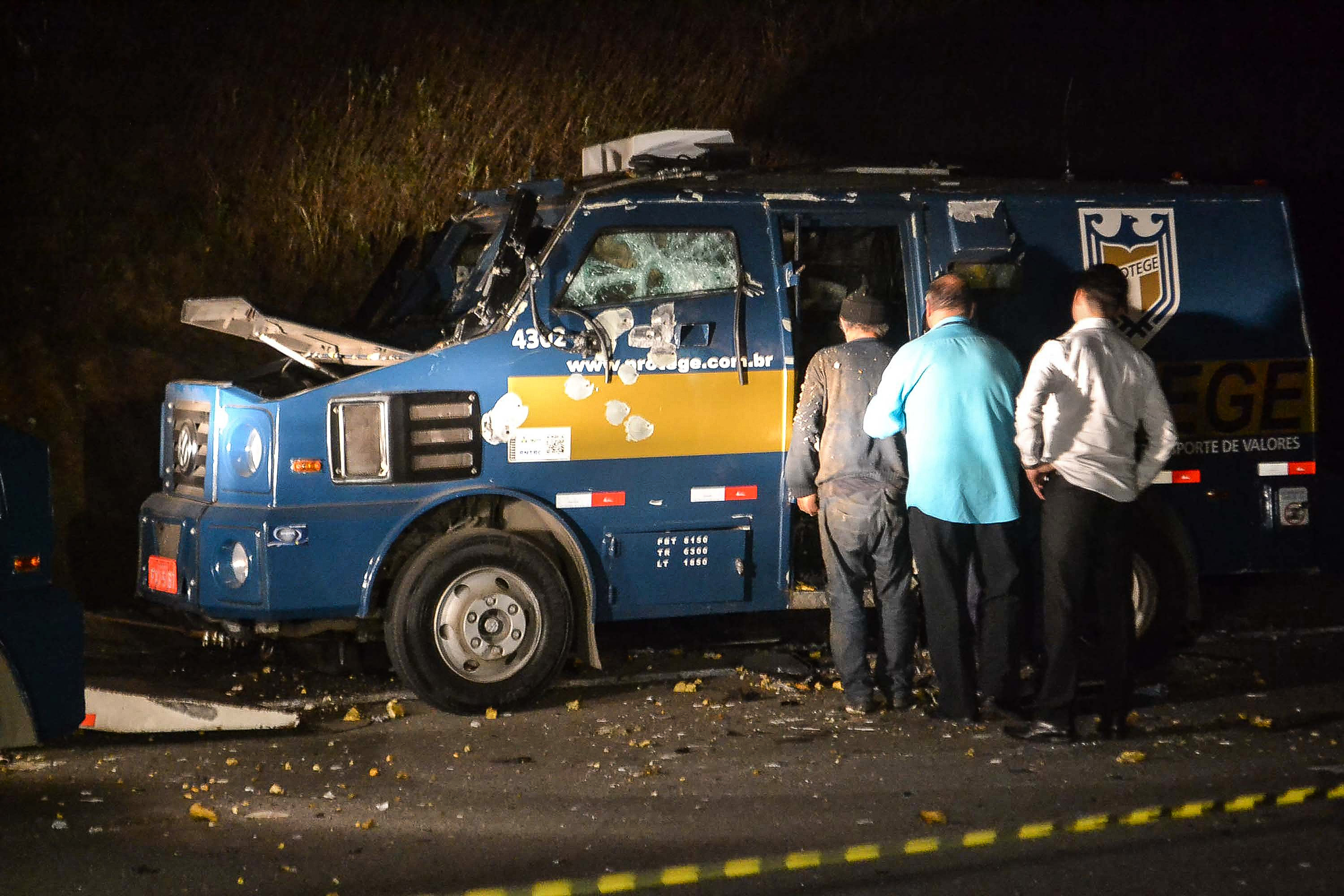 Criminosos Roubam Carro Forte E Levam Armas De Vigilantes Em Sp Veja 