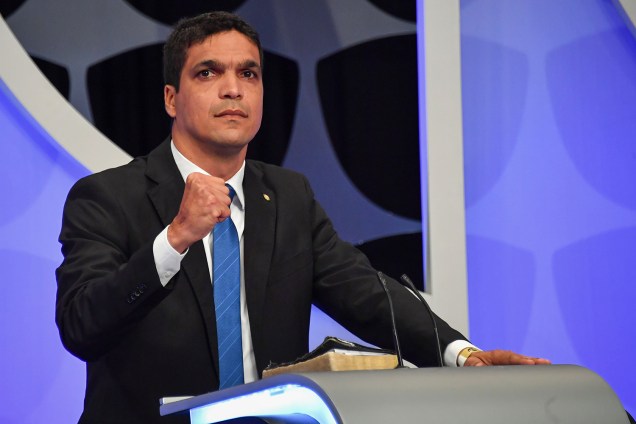 Cabo Daciolo (Patriota), candidato à Presidência da República, durante debate realizado pelo SBT, em Osasco (SP) - 26/09/2018