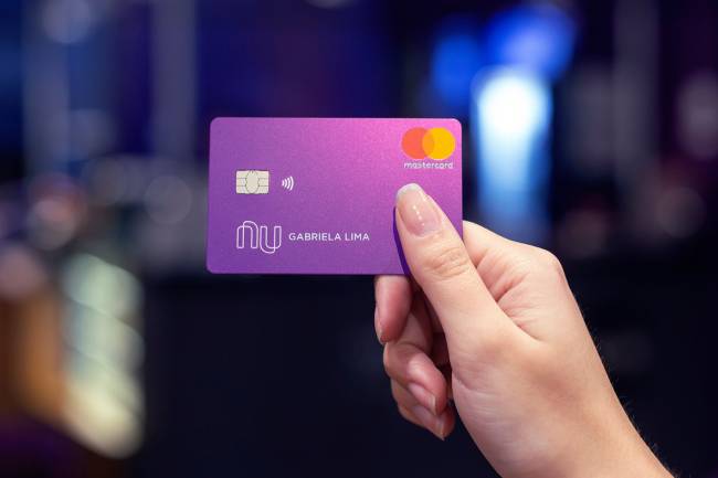 Nubank alcança 5 milhões de clientes e 'esconde' números do cartão