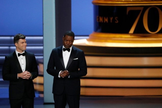 Hosts Colin Jost and Michael Che durante a cerimônia de premiação do Emmy Awards - 17/09/2018