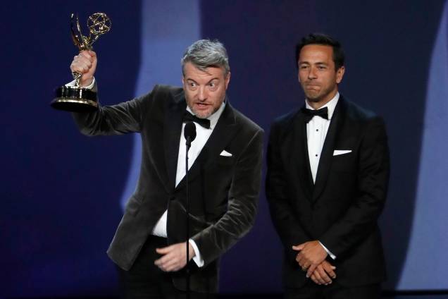 William Bridges e Charlie Brooker vencem na categoria de Melhor roteiro em minissérie ou filme feito para TV, durante o Emmy Awards - 17/09/2018 William Bridges e Charlie Brooker vencem na categoria de Melhor roteiro em minissérie ou filme feito para TV, durante o Emmy Awards - 17/09/2018