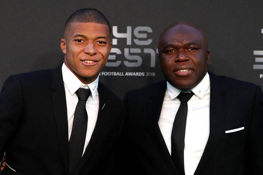 Kylian Mbappe do Paris Saint Germain chega com seu pai Wilfried Mbappe na premiação The Best da FIFA em Londres, Inglaterra - 24/09/2018