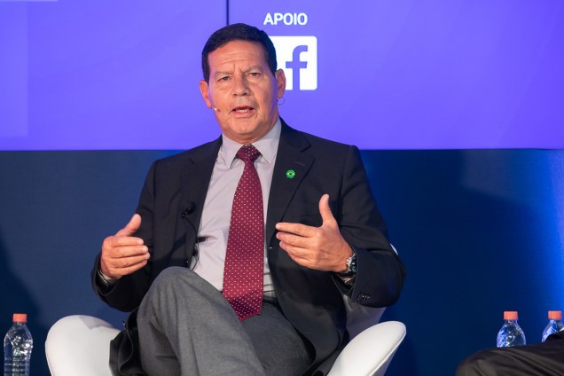 Hamilton Mourão,  candidato a vice-presidente na chapa de Jair Bolsonaro (PSL), durante debate promovido por VEJA, em São Paulo (SP) - 04/09/2018
