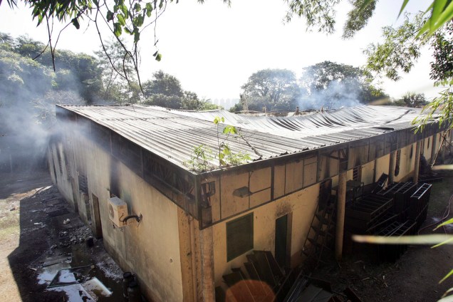 Galpão do acervo de banco de dados de serpentes, aranhas e escorpiões, do Instituto Butantan, em São Paulo, consumido pelo fogo por não ter sistema de detecção de fumaça - 15/05/2010