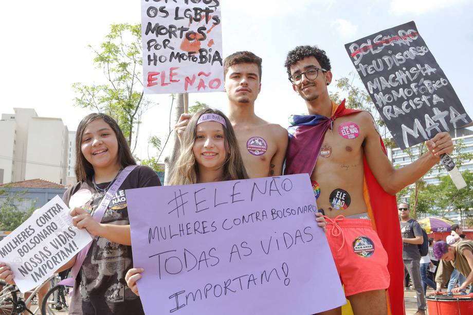 Protesto contra o presidenciável Jair Bolsonaro (PSL) no largo da Batata, em São Paulo - 29/09/2018