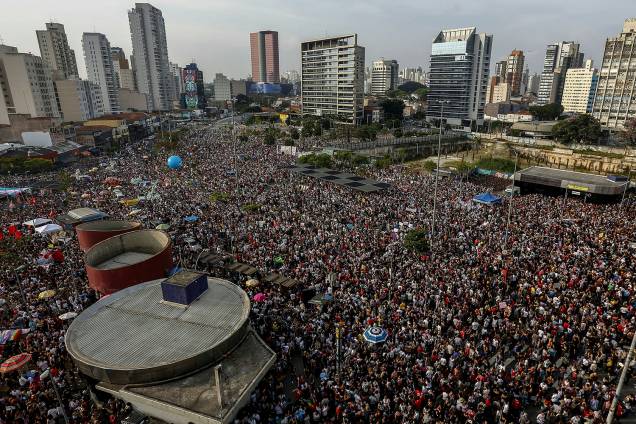 Vista aérea da manifestação contra o presidenciável Jair Bolsonaro no Largo da Batata em São Paulo - 29/09/2018