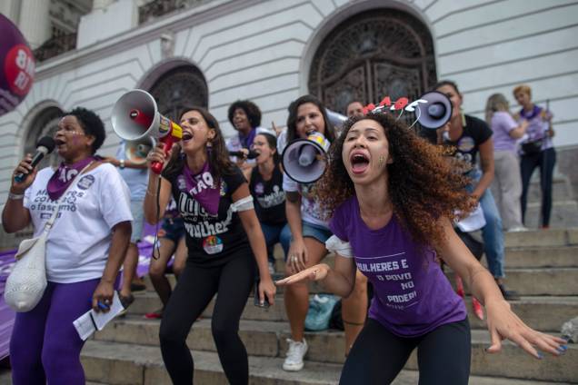 Manifestantes participam de ato contra Jair  Bolsonaro na praça da Cinelândia, Rio de Janeiro - 29/09/2018