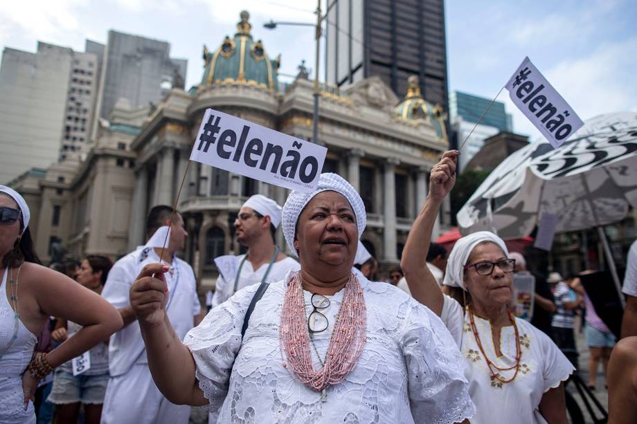 Manifestantes participam de ato contra Jair  Bolsonaro na praça da Cinelândia, Rio de Janeiro - 29/09/2018