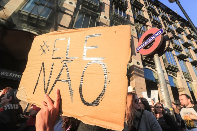 Protesto contra o presidenciável Jair Bolsonaro (PSL) em Londres, no Reino Unido - 29/09/2018