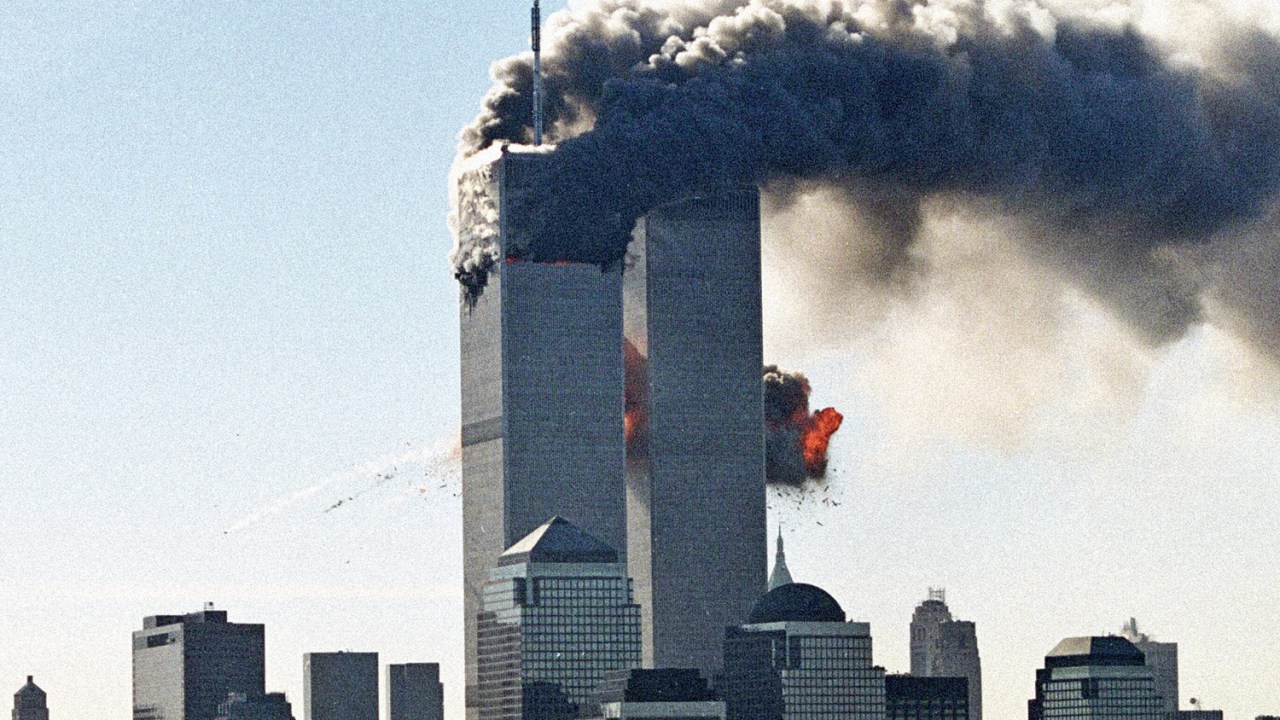 TORRES GÊMEAS - Depois do atentado do 11 de Setembro em Nova York, o presidente americano George Bush mostrou força