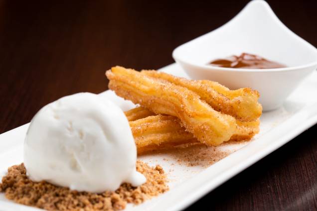 Para encerrar a refeição no Menu Veja Comer & Beber Fortaleza, o Quintal da Varjota sugere churros artesanais e doce de leite Para encerrar a refeição no Menu Veja Comer & Beber Fortaleza, o Quintal da Varjota sugere churros artesanais e doce de leite