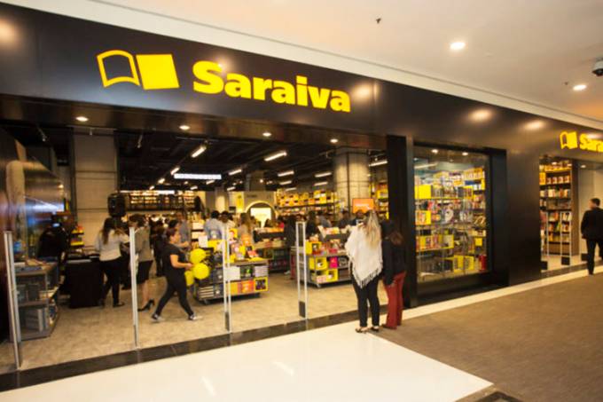 Editoras interrompem fornecimento de livros para a Saraiva