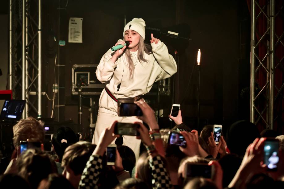 A cantora Billie Eilish durante apresentação em Berlim, Alemanha - 26/02/2018