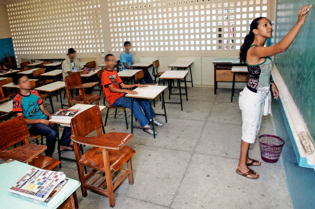 VEJA Brasil tem 3.6 milhões de crianças e jovens fora da escola veja Ret  cta [DB ver resumo Retweatado Placar q Corinthians chega a 3.6 milhões de  fãs no Facebook abr [3