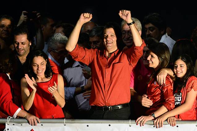 <span style="font-weight:400;">Fernando Haddad (PT) venceu a corrida para prefeito de São Paulo no segundo turno, com 55% dos votos válidos, contra 44% de José Serra (PSDB) - 28/10/2012</span> <span style="font-weight:400;">Fernando Haddad (PT) venceu a corrida para prefeito de São Paulo no segundo turno, com 55% dos votos válidos, contra 44% de José Serra (PSDB) - 28/10/2012</span>
