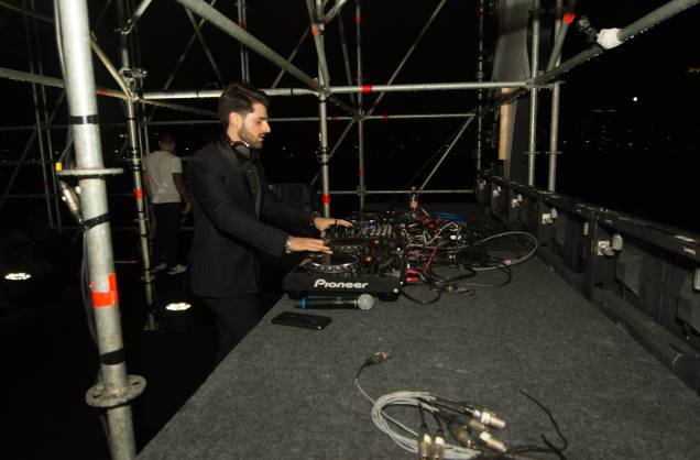 DJ Alok toca durante o evento da Le Lis Blanc, no Jockey Club, em São Paulo - 18/10/2018