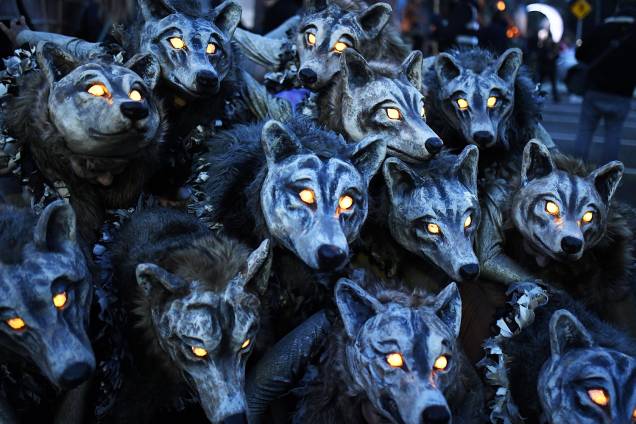A companhia de teatro Macnas realiza performance de Halloween em Galway, na Irlanda - 28/10/2018 A companhia de teatro Macnas realiza performance de Halloween em Galway, na Irlanda - 28/10/2018