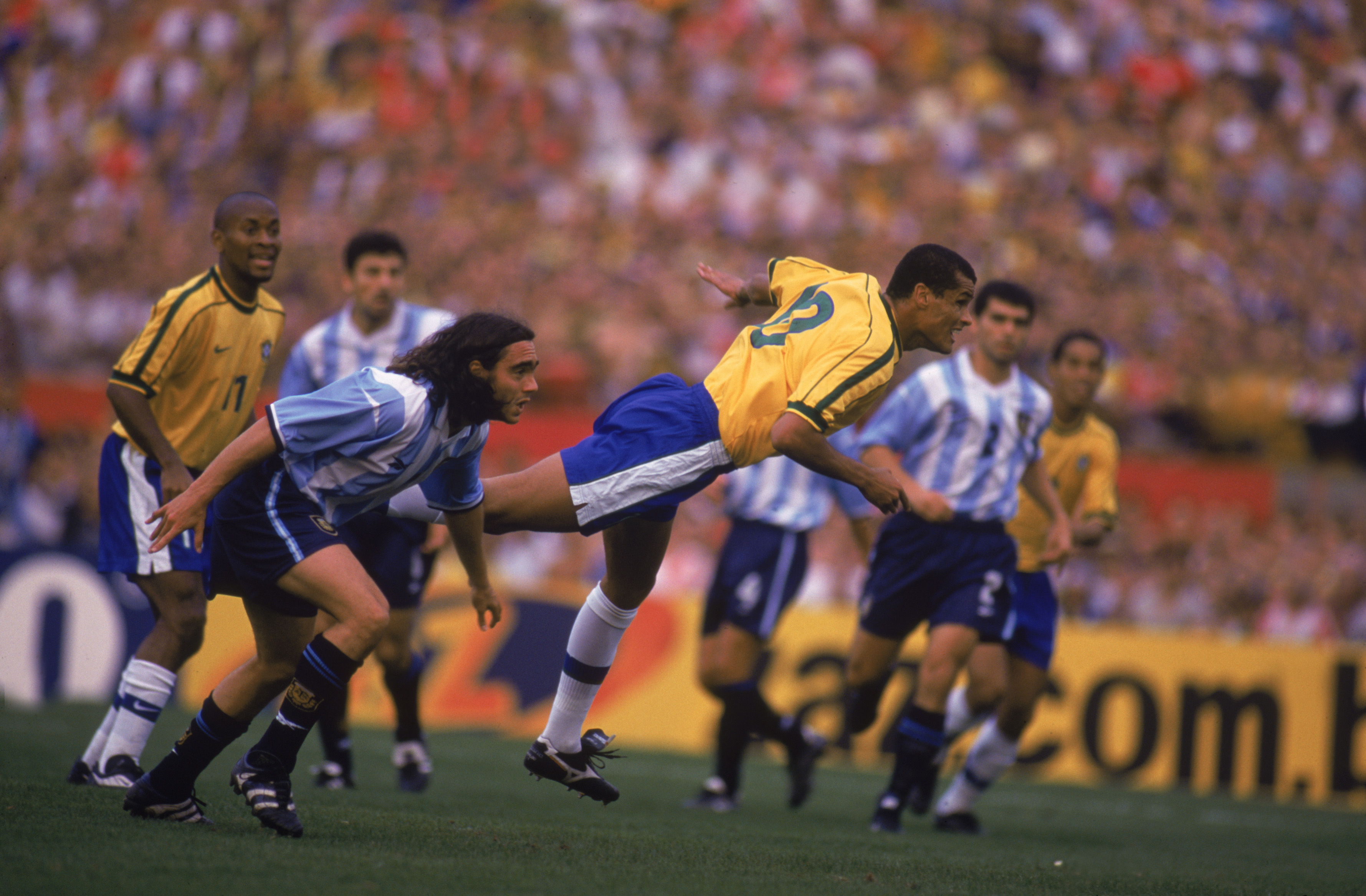 Brasil x Argentina: o clássico sul-americano em imagens históricas | VEJA